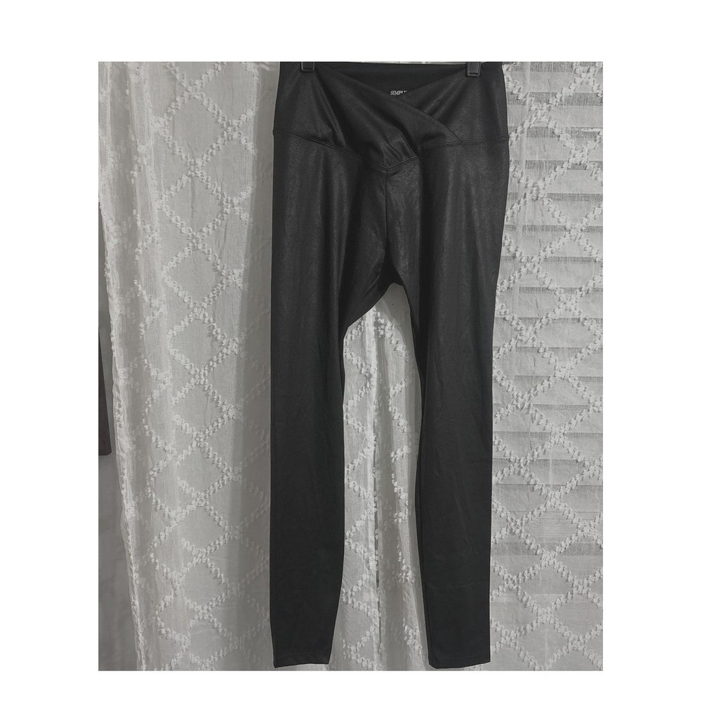 Simply Vera Vera Wang Womens Black Faux Leather Crossover V-Waist Leggings Large